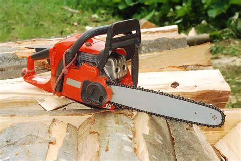 Electric Vs Gas Chainsaw Which Is The Better Chainsaw Option For You