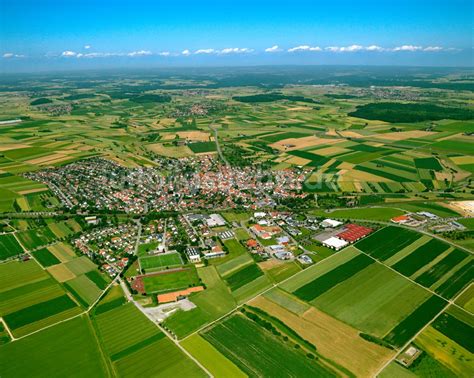 Ergenzingen Von Oben Stadtrand Mit Landwirtschaftlichen Feldern In