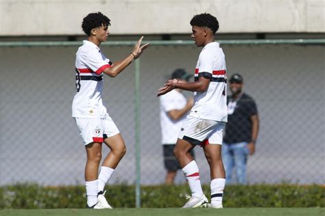 Em Cotia Sub E Sub Goleiam Pelo Campeonato Paulista Spfc