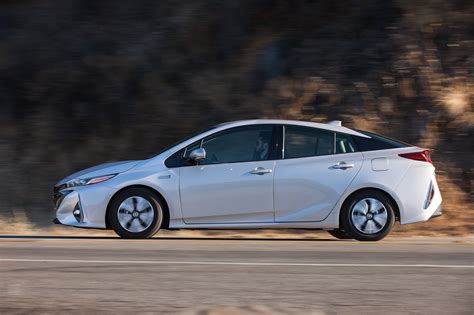 5 Things To Know About The 2017 Toyota Prius Prime Plug In Hybrid