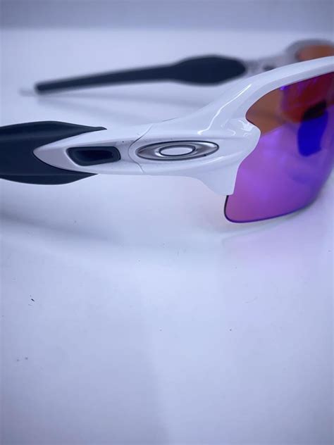 Oakley オークリー サングラス プラスチック Wht メンズ Oo9271 10 中古品の販売・通販ならセカンドストリート