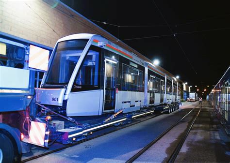 Stadler Tramlink erste der neuen Straßenbahnen hat Augsburg