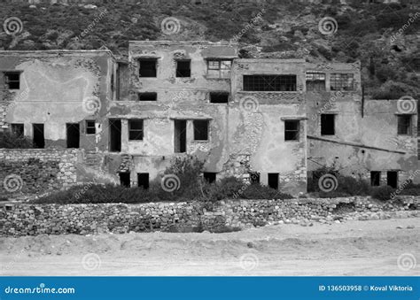 Vecchia Foto In Bianco E Nero Rovinata Dell Hotel Fotografia Stock