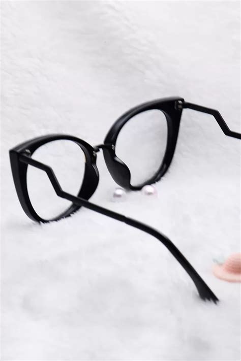 97320 Cat Eye Black Eyeglasses Frames Leoptique