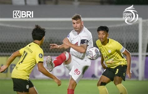 Kalah Dari Psm Barito Terpuruk Di Zona Degradasi