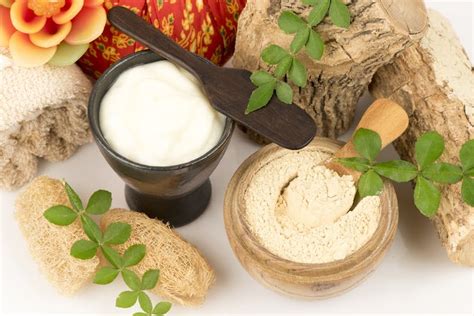 Brighten Your Skin With A Natural Gram Flour Facial Mask