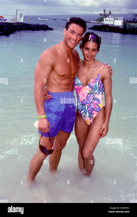 Hot Sexy Gladys Portugues Bikini Pics