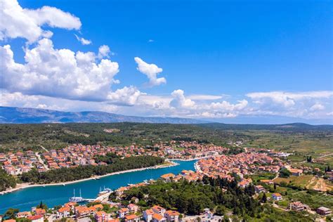 Želite posjetiti Stari Grad otok Hvar Turistički vodič