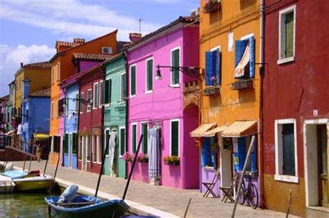 Burano l île colorée de la Sérénissime Maisons colorées Voyage a