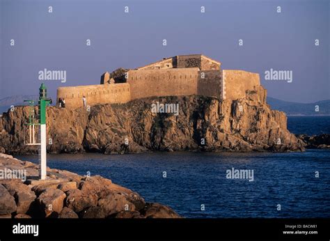 France Var Presqu Ile De Giens La Tour Fondue Fort Stock Photo Alamy