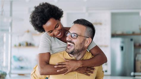 6 Signs Of A Healthy Relationship According To Experts Forbes Health