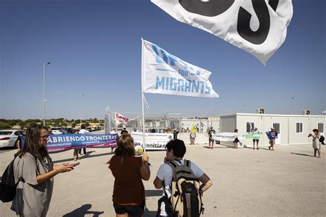 Migranti Pubblicato Il Nuovo Rapporto Fondazione Migrantes E Caritas