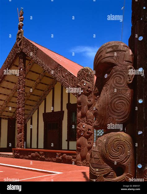 Maori carvings hi-res stock photography and images - Alamy