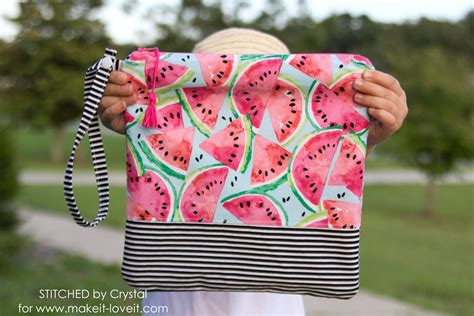 Sew A Wet Swimsuit Bag For The Beach Or Pool This Summer