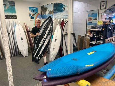 波情報 湘南 胸肩サイズ FX FISHでターンを何度も サーフボードクオリティーハードコア Quality Hardcore Distributions