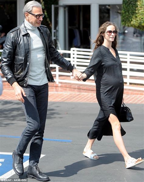 Jeff Goldblums Wife Emilie Livingston Shows Off Baby Bump Daily Mail