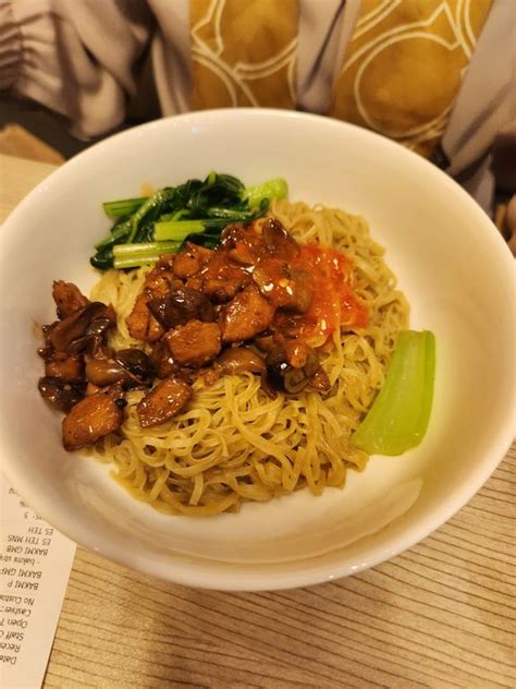 Kok Disini Rasanya Beda Review Ladyonaf Placetogoandeat Di Restoran