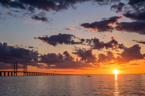 Hintergrundbilder Sonnenlicht Boot Sonnenuntergang Meer Bucht