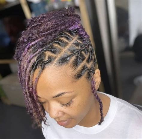 Pin On Dreadheads Girls Short Locs Hairstyles Faux Locs Hairstyles Short Dreadlocks Styles