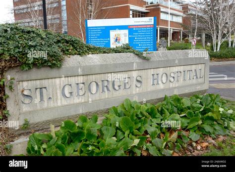 St george's hospital exterior london hi-res stock photography and ...