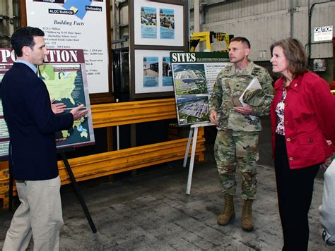 Dla Chief Of Staff Visits Distribution Headquarters Tours The Installation And Edc Defense