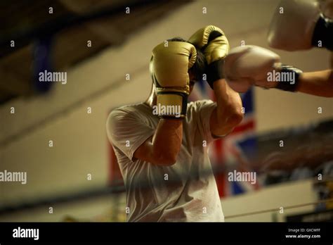 Two Men Boxing Hi Res Stock Photography And Images Alamy