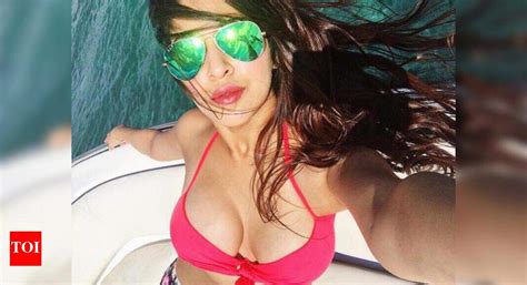 Sonarika Bhadoria S Bikini Pics Were For Her Bollywood Debut Saansein The Times Of India