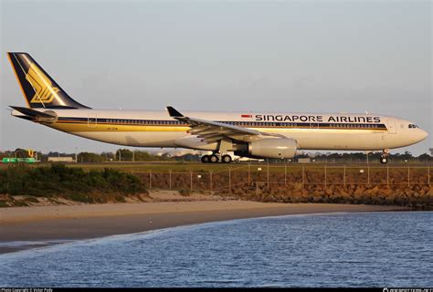 V Stm Singapore Airlines Airbus A Photo By Victor Pody Id