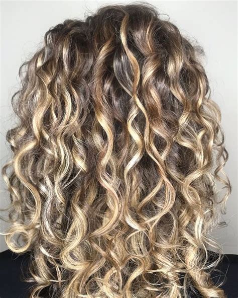 Come And Get Your Beautiful Blonde Curls Girls Curlyhair