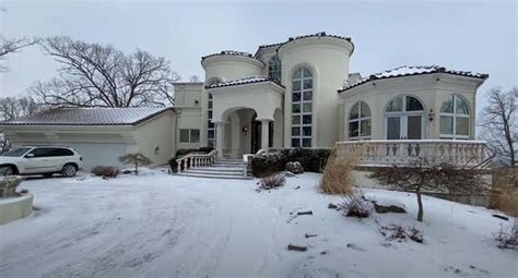 Inside Nelly's Abandoned, Mysterious Missouri Mansion