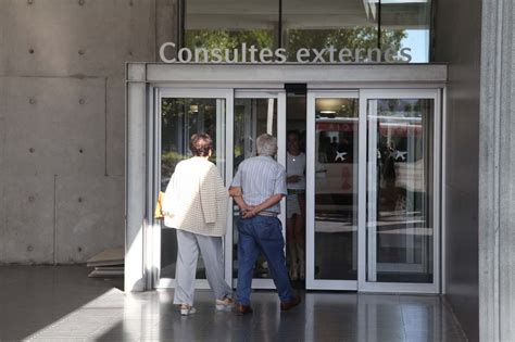 Entrada A Consultas Externas Del Hospital De D Nia Lamarinaalta