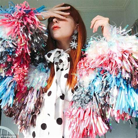 Hot Sexy Rachel Burke Bikini Pics