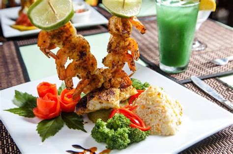 Laru Beya Resort Shrimp Skewers 700x465 Offshore Sailing School