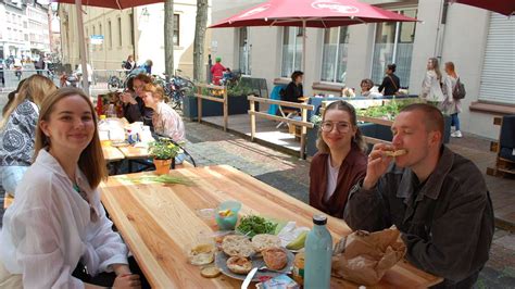 Fotostrecke Gro Er Andrang Bei Picknick In Der L Herstra E