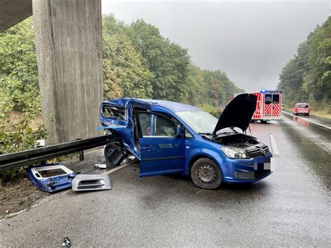 Schwerer Verkehrsunfall Auf Der A57 Einsatzstichwort Person