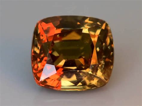 Rarest Garnet 106 Ct Dramatic Color Change Sku 40