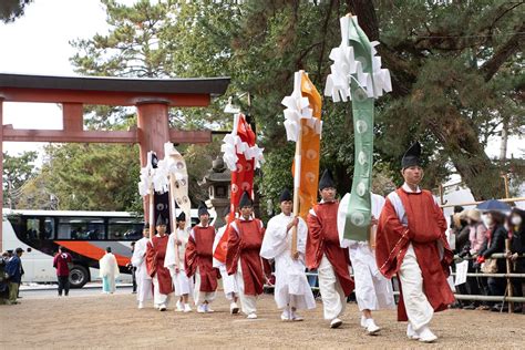 奈良春日大社「春日若宮おん祭」一日中続く神事芸能と1000名の風流行列｜株式会社オマツリジャパン