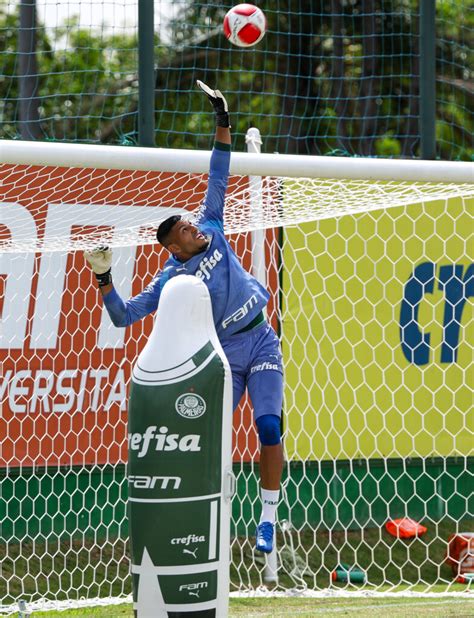 Mayke Treina O Grupo Na Reapresenta O Do Palmeiras Visando O