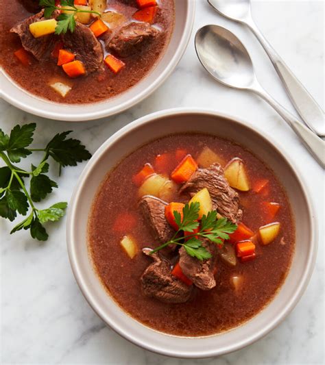 HEARTY BEEF AND VEGGIE STEW Momma Chef