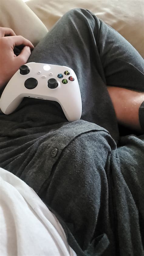 Hate When I Get Hard While Playing Come Suck Me And Eat My Ass While I