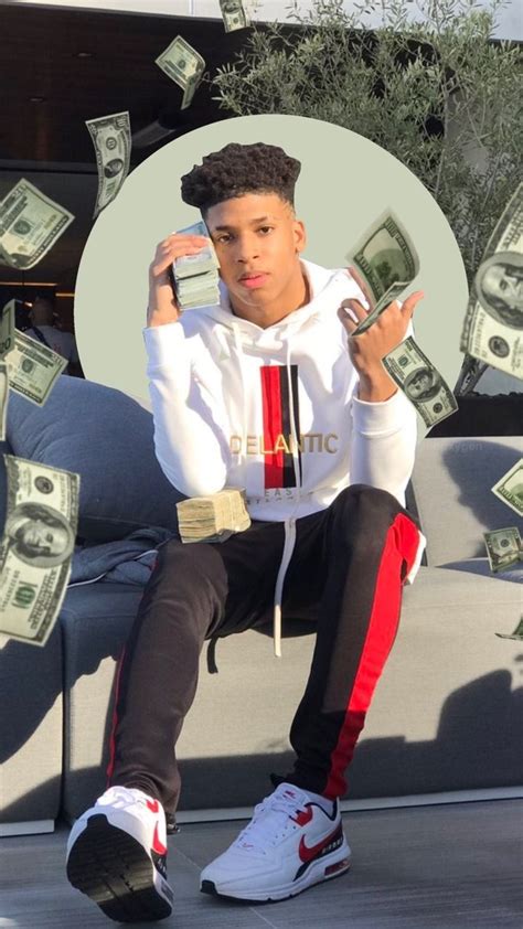 Nle Choppa Making It Rain 10000 Dollor Bills💰💵💴💎💎 ️🤍 Rapper Outfits Cute Rappers Rapper Style