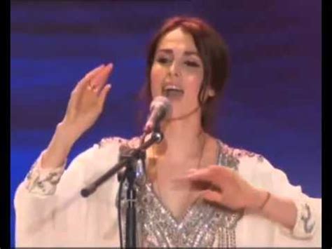 Russian singer singing and chanting Vedic - YouTube