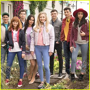 Dove Cameron Will Guest Star on Boyfriend Thomas Doherty’s Show ‘The ...