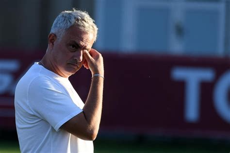 Roma Mourinho Il Futuro Si Decide Nei Prossimi 15 Giorni