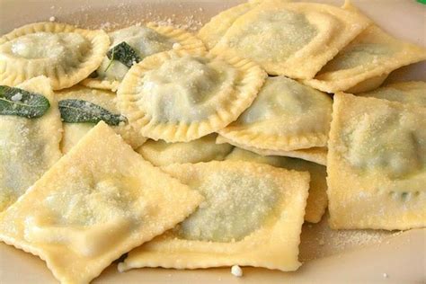 Рецепт равиоли со шпинатом и рикоттой (ravioli con spinaci e ricotta ...