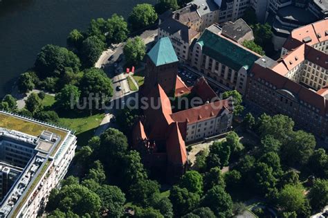 Berlin von oben Museums Gebäude Ensemble Märkisches Museum Am