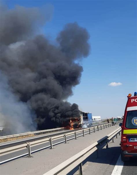 Foto Video Un Tir A Luat Foc Pe Autostrada A Pe Sensul Bucure Ti