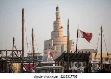 220 imágenes de Doha old port flags Imágenes fotos y vectores de