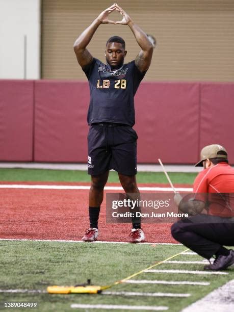 Florida State Derrick Brooks Photos And Premium High Res Pictures