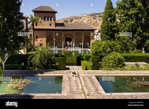 Alhambra spain gardens hi-res stock photography and images - Alamy